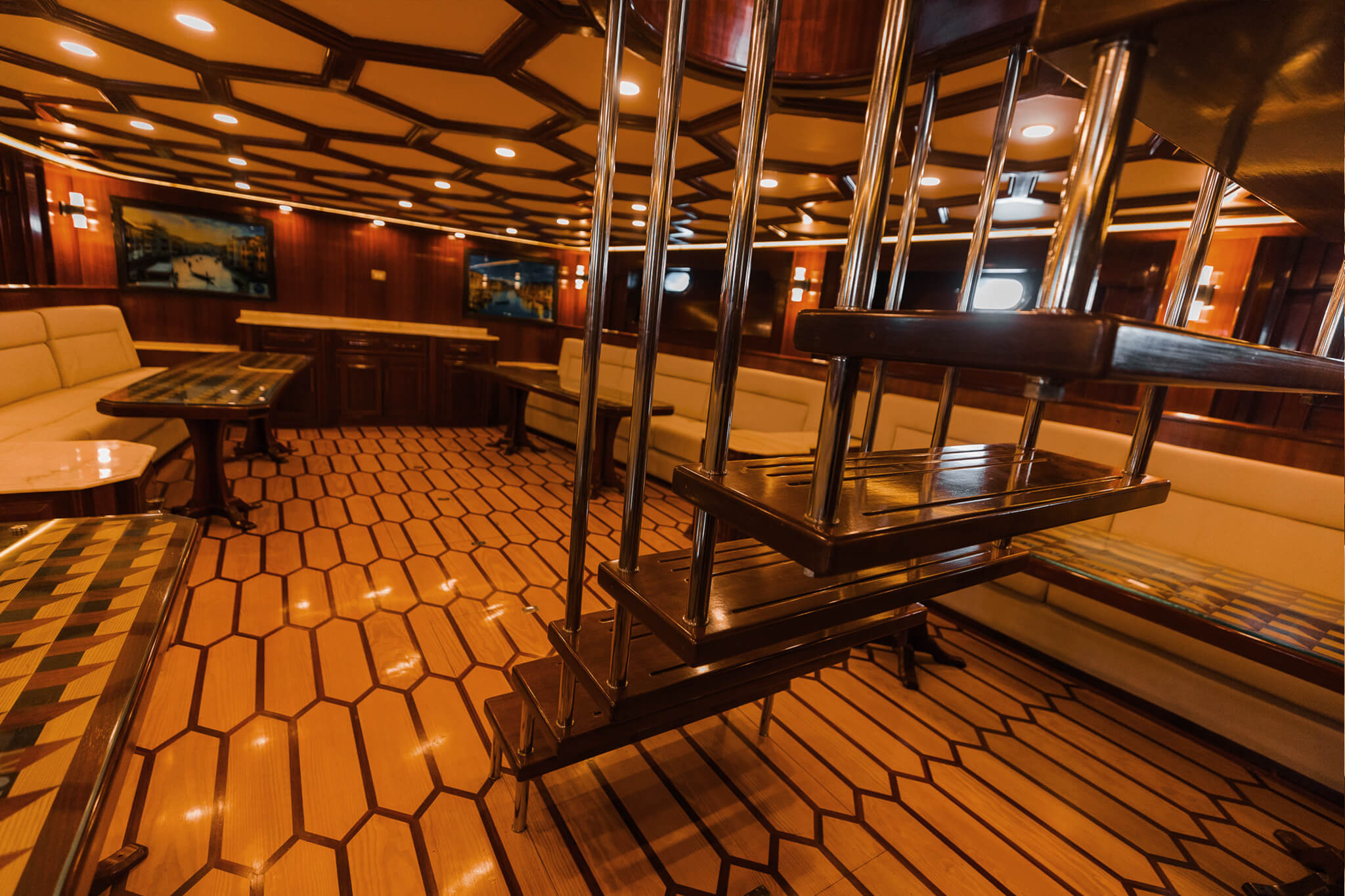 Royal cruise boat hurghada -luxury snorkeling interior4